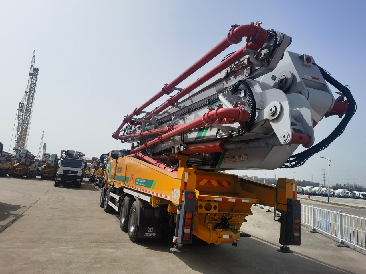 XCMG Official Second Hand 62m Concrete Boom Pump HB62V Truck Mounted Concrete Pump For Sale - Truk pompa beton: gambar 4 XCMG Official Second Hand 62m Concrete Boom Pump HB62V Truck Mounted Concrete Pump For Sale - Truk pompa beton: gambar 4