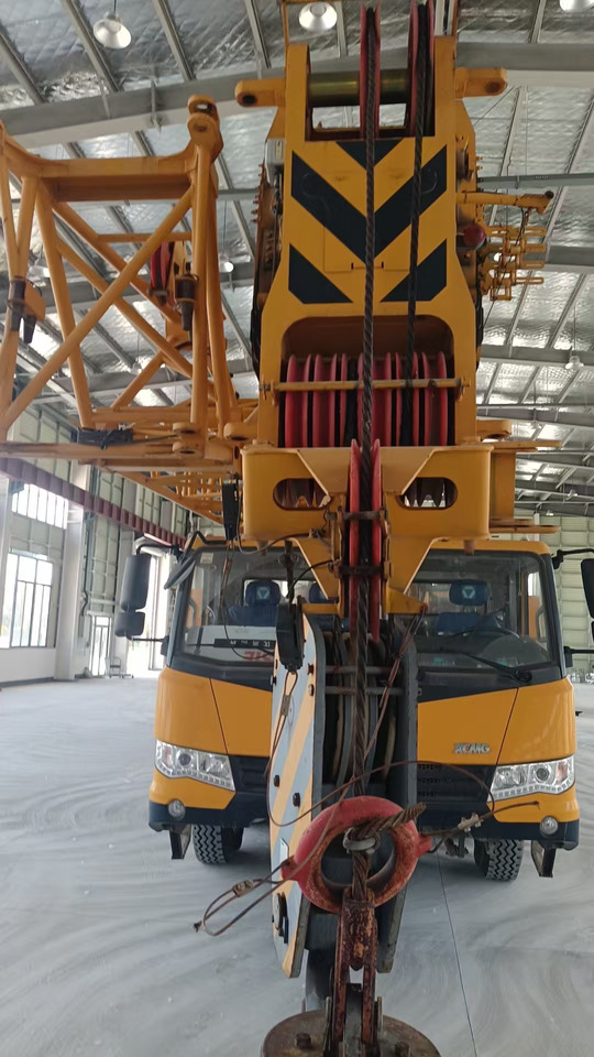 XCMG Official Second Hand 70 Ton Mobile Crane QY70K5D_1 Truck Mounted Crane - Derek bergerak: gambar 2 XCMG Official Second Hand 70 Ton Mobile Crane QY70K5D_1 Truck Mounted Crane - Derek bergerak: gambar 2