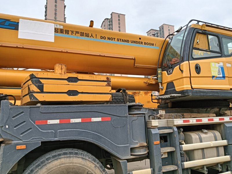 XCMG Official Second Hand Hydraulic Truck Crane XCT80L6 6-Section Arm Mobile Truck Crane For Sale - Derek bergerak: gambar 3 XCMG Official Second Hand Hydraulic Truck Crane XCT80L6 6-Section Arm Mobile Truck Crane For Sale - Derek bergerak: gambar 3