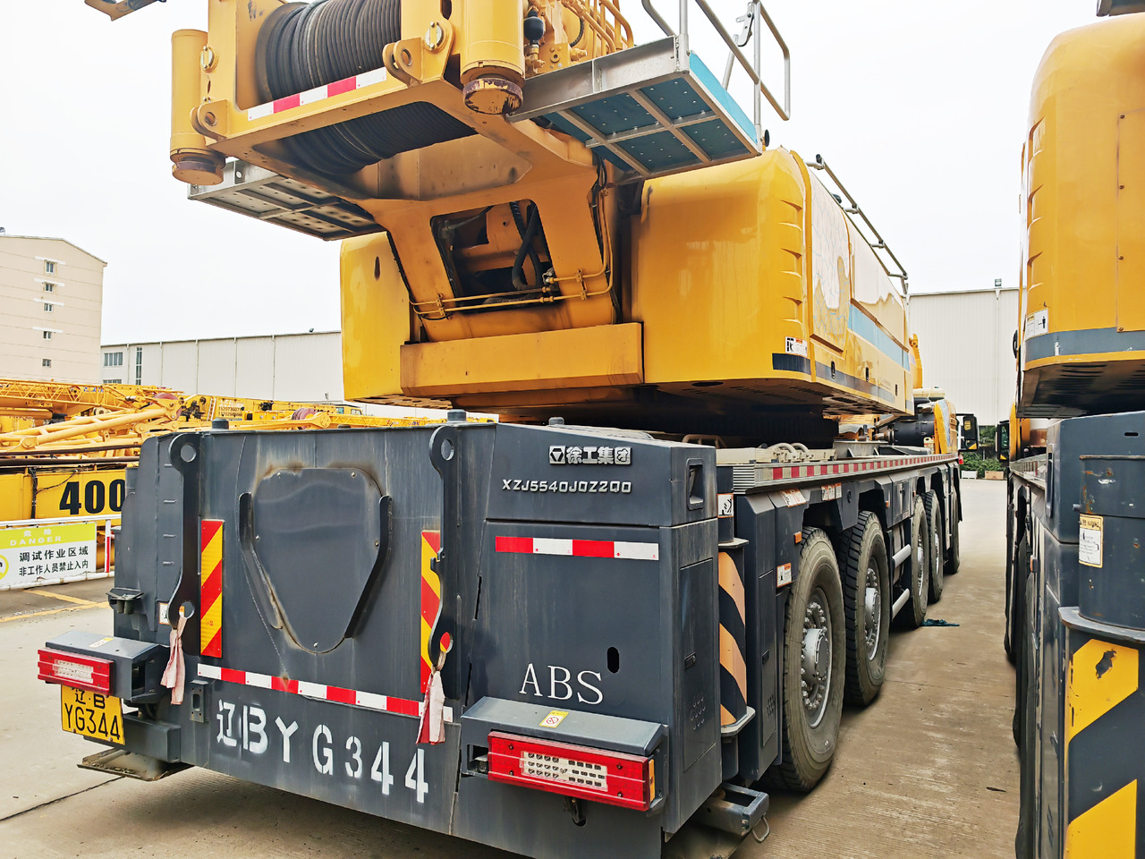 XCMG Official Second Hand Pickup Truck Crane XCA200L8 200 Ton 8-Section Arm Mobile Crane Machine - Derek semua medan: gambar 4 XCMG Official Second Hand Pickup Truck Crane XCA200L8 200 Ton 8-Section Arm Mobile Crane Machine - Derek semua medan: gambar 4