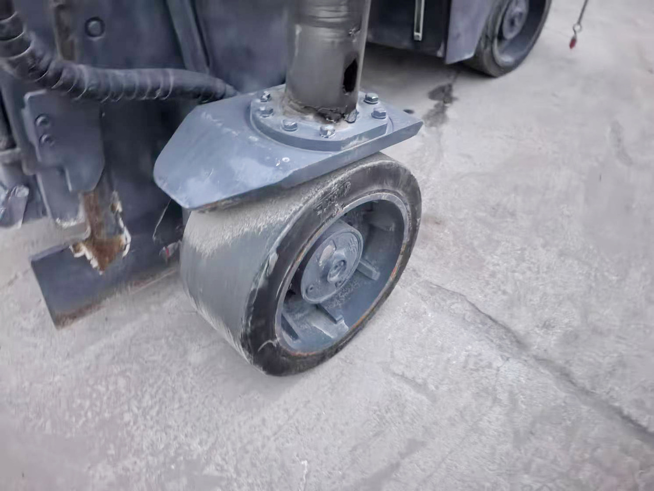 XCMG Official Second Hand Road Building Machine XM505 Small Asphalt Milling Machine For Sale - Mesin penggilingan jalan: gambar 4 XCMG Official Second Hand Road Building Machine XM505 Small Asphalt Milling Machine For Sale - Mesin penggilingan jalan: gambar 4