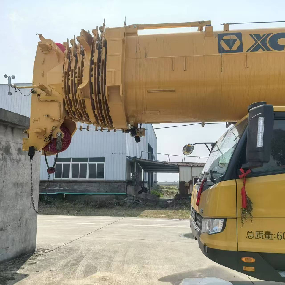 XCMG Official Second Hand Truck Mounted Crane XCA300L8_1 300 ton Mobile Crane Price - Derek semua medan: gambar 3 XCMG Official Second Hand Truck Mounted Crane XCA300L8_1 300 ton Mobile Crane Price - Derek semua medan: gambar 3