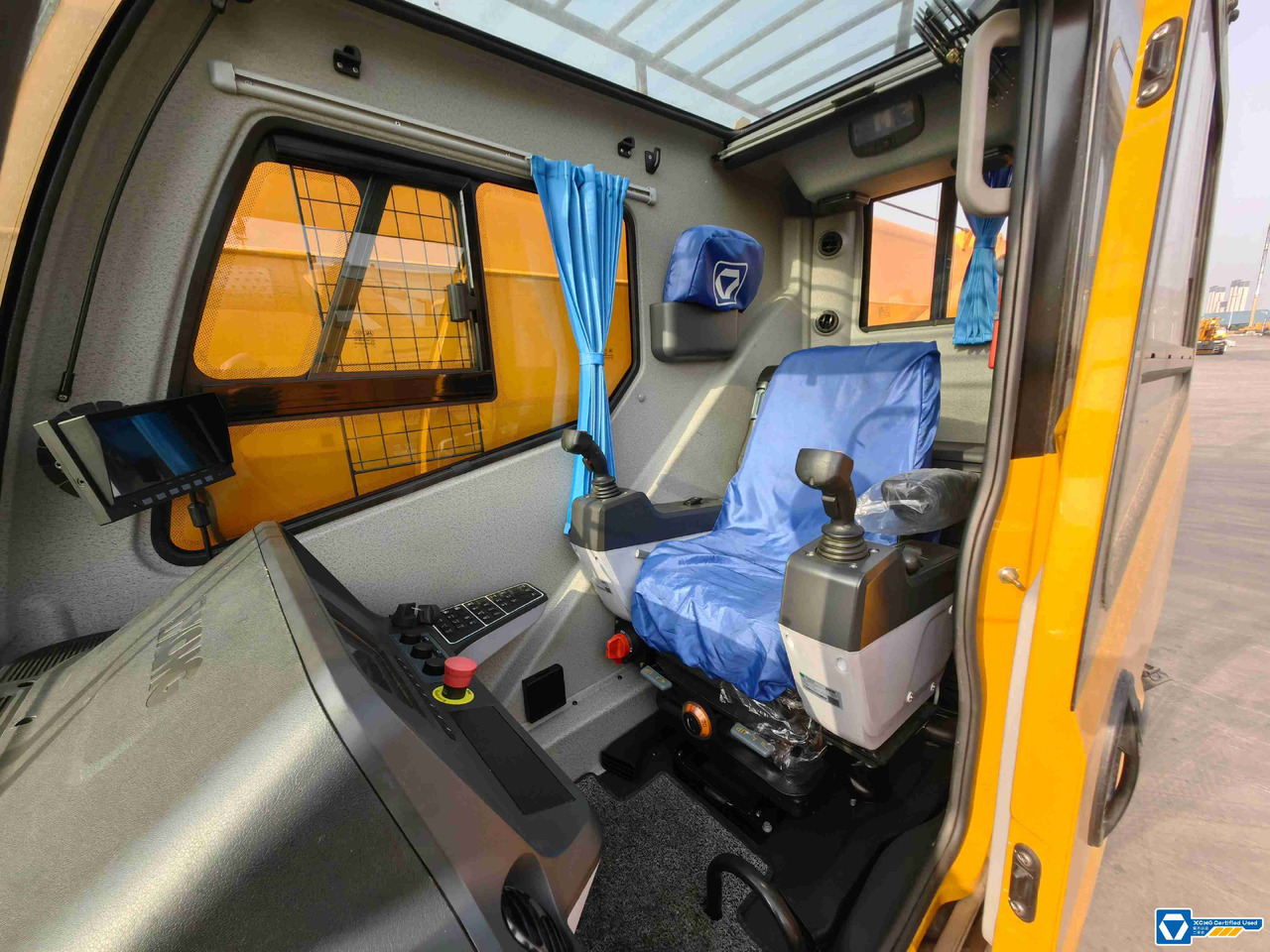 XCMG Official Used 130 Ton Mobile Crane QY130K8C Hydraulic Truck Crane Price - Derek bergerak: gambar 4 XCMG Official Used 130 Ton Mobile Crane QY130K8C Hydraulic Truck Crane Price - Derek bergerak: gambar 4