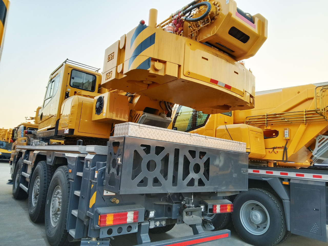 XCMG Official Used Electric Truck Crane XCA60-EV 60 Ton Electric Mobile Crane Price - Derek semua medan: gambar 3 XCMG Official Used Electric Truck Crane XCA60-EV 60 Ton Electric Mobile Crane Price - Derek semua medan: gambar 3