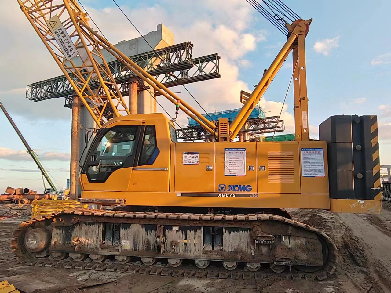 XCMG Official Used Mini Mobile Crane XGC75 75 Ton Crawler Crane With Cheap Price - Derek perayap: gambar 2 XCMG Official Used Mini Mobile Crane XGC75 75 Ton Crawler Crane With Cheap Price - Derek perayap: gambar 2