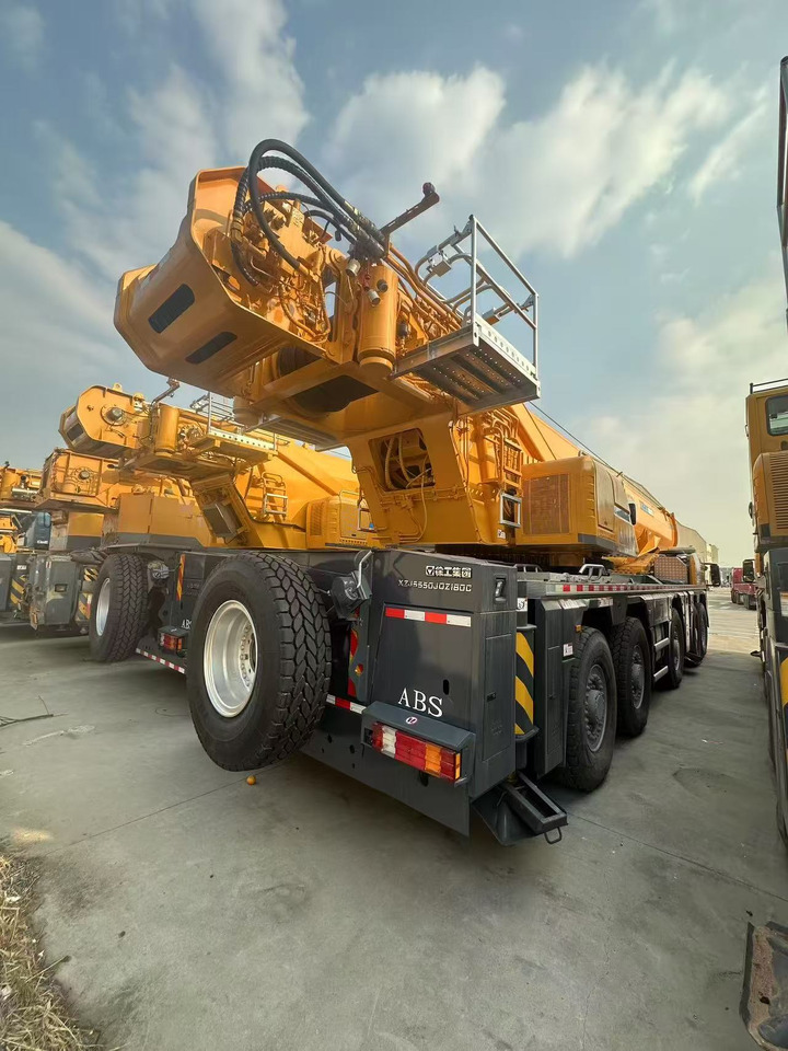 XCMG Official Used Mobile Hydraulic Truck Cranes XCA180L8C All Terrain Cranes Price - Derek semua medan: gambar 3 XCMG Official Used Mobile Hydraulic Truck Cranes XCA180L8C All Terrain Cranes Price - Derek semua medan: gambar 3