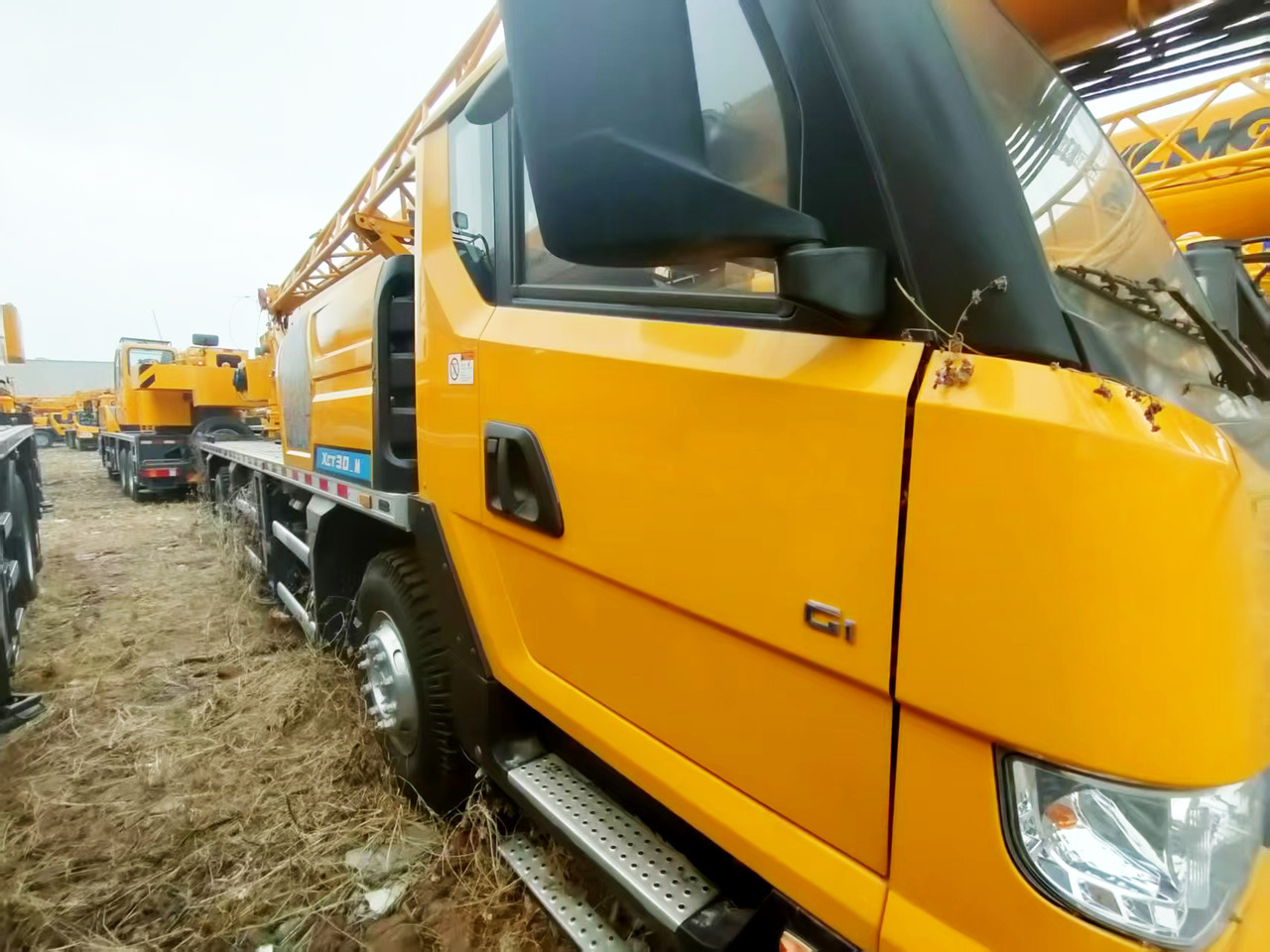 XCMG Official XCT30_M Used Hydraulic Arm Crane For Trucks With High Quality - Derek bergerak: gambar 2 XCMG Official XCT30_M Used Hydraulic Arm Crane For Trucks With High Quality - Derek bergerak: gambar 2