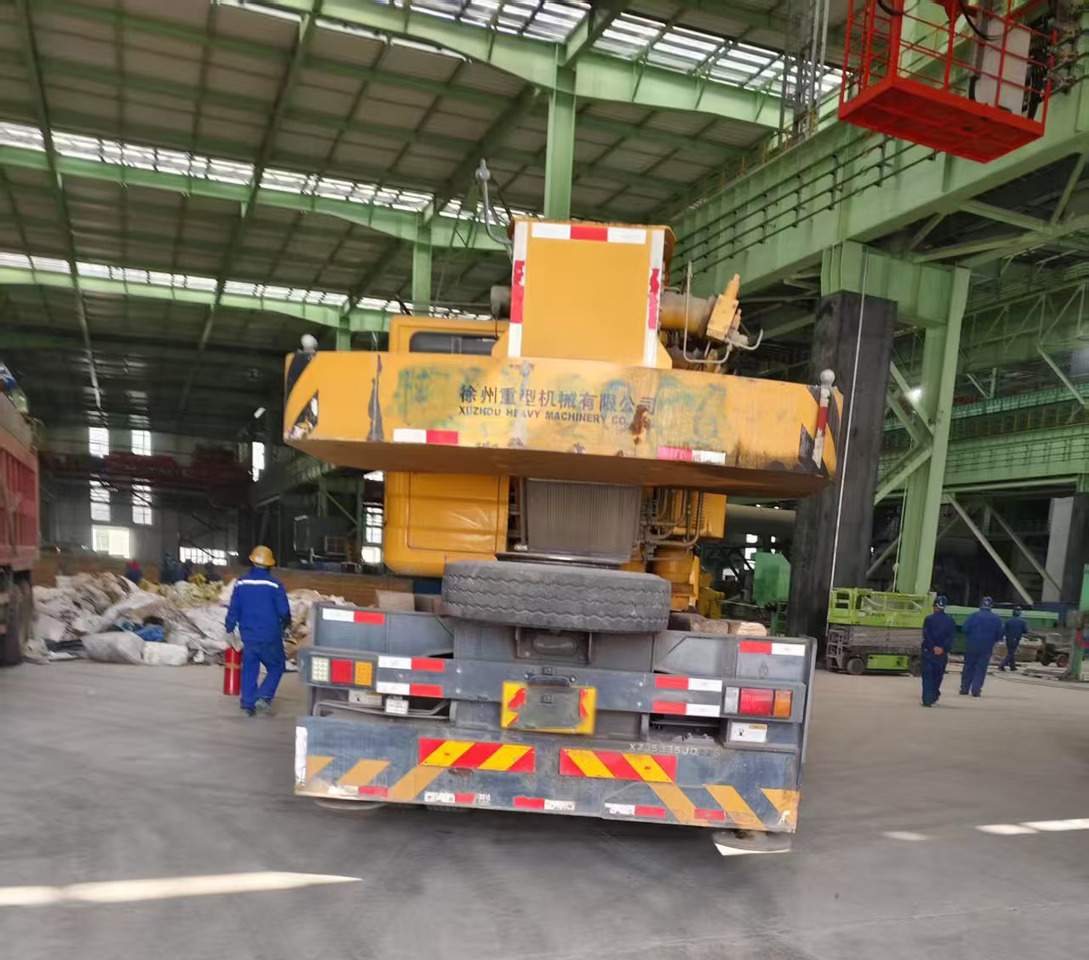 Derek bergerak XCMG QY25K5A 25 ton truck crane hydraulic for sale: gambar 8 Derek bergerak XCMG QY25K5A 25 ton truck crane hydraulic for sale: gambar 8