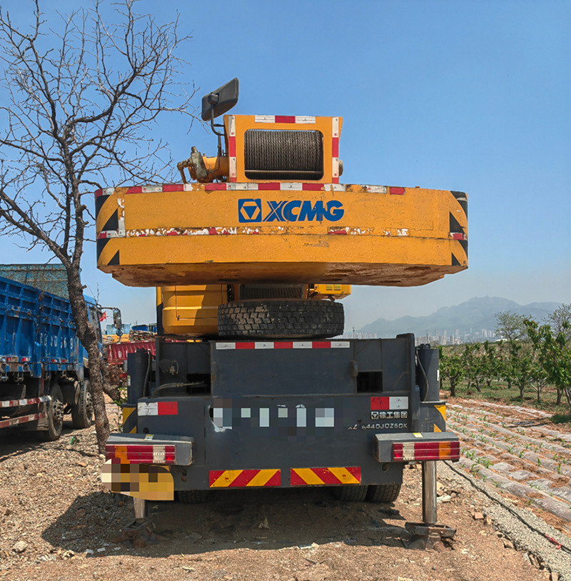 XCMG QY50KC hot sale used 50ton hydraulic crane truck price - Derek bergerak: gambar 4 XCMG QY50KC hot sale used 50ton hydraulic crane truck price - Derek bergerak: gambar 4