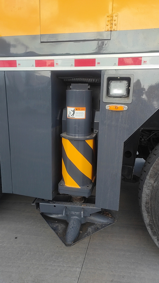 XCMG Truck crane Second Hand mobile hydraulic crane QAY160 Used - Derek bergerak: gambar 2 XCMG Truck crane Second Hand mobile hydraulic crane QAY160 Used - Derek bergerak: gambar 2