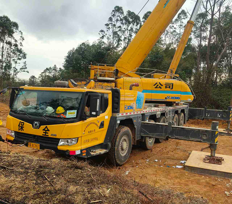 XCMG XCA220 all terrain crane hydraulic 220ton large ton crane 2021 - Derek: gambar 5 XCMG XCA220 all terrain crane hydraulic 220ton large ton crane 2021 - Derek: gambar 5