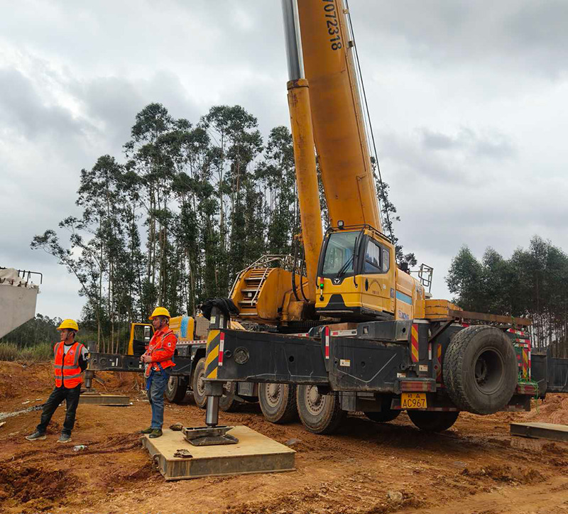 XCMG XCA220 all terrain crane hydraulic 220ton large ton crane 2021 - Derek: gambar 4 XCMG XCA220 all terrain crane hydraulic 220ton large ton crane 2021 - Derek: gambar 4