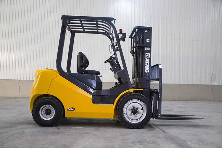 XCMG XCB30 3 ton hydraulic Fork Lift Truck Forklift With Attachments - Forklift medan kasar: gambar 4 XCMG XCB30 3 ton hydraulic Fork Lift Truck Forklift With Attachments - Forklift medan kasar: gambar 4