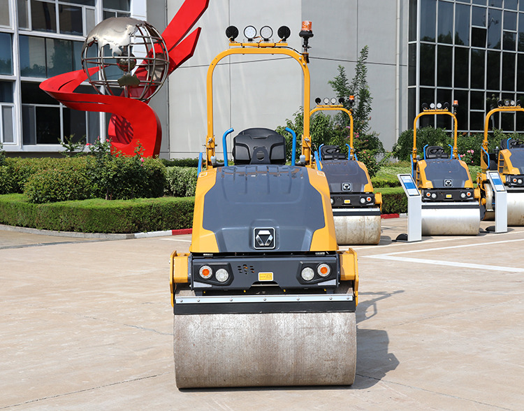XCMG XD120VT diesel 2ton Light Mini Road Roller Machine - Roller jalan: gambar 5 XCMG XD120VT diesel 2ton Light Mini Road Roller Machine - Roller jalan: gambar 5