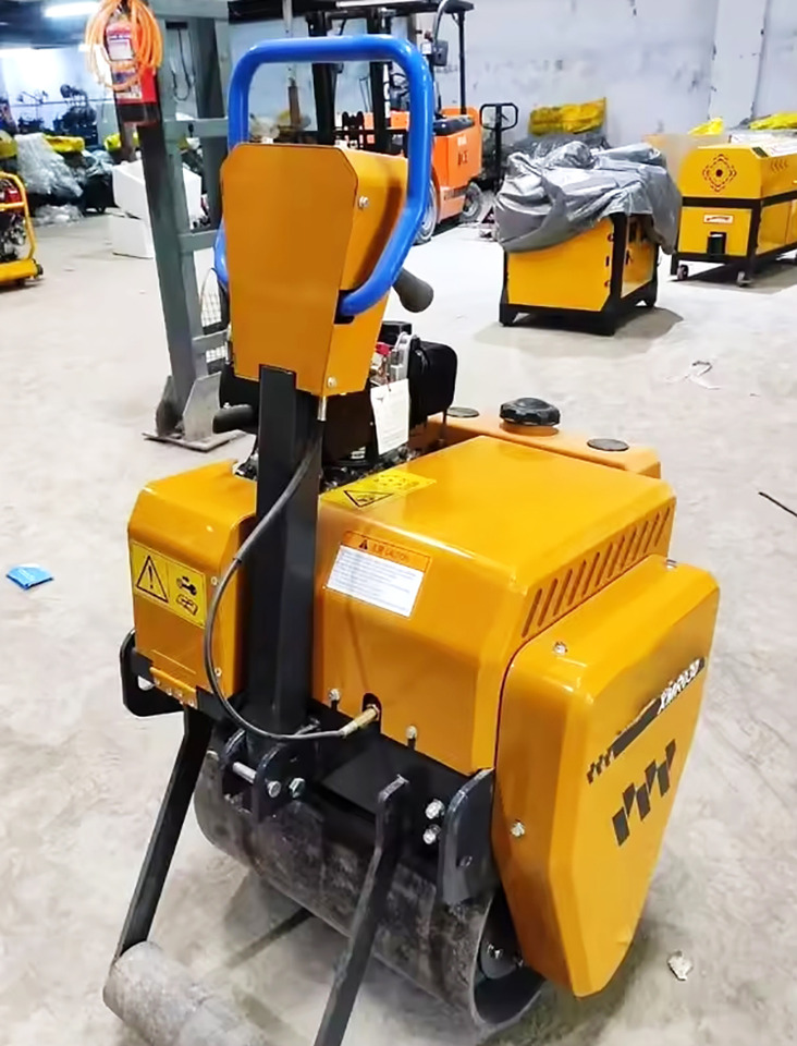 XCMG XMR030 small mini light single drum vibratory road roller - Roller mini: gambar 2 XCMG XMR030 small mini light single drum vibratory road roller - Roller mini: gambar 2