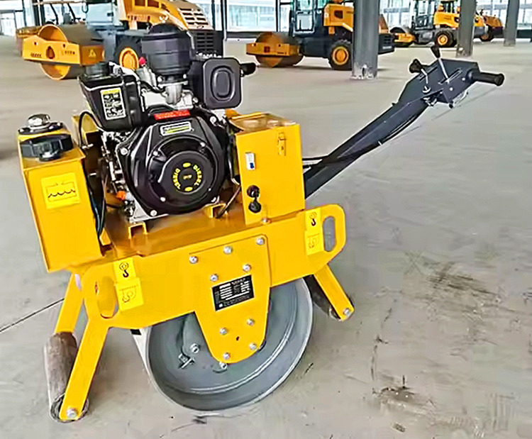 XCMG XMR040 small hand light hydraulic road roller for sale - Roller mini: gambar 2 XCMG XMR040 small hand light hydraulic road roller for sale - Roller mini: gambar 2