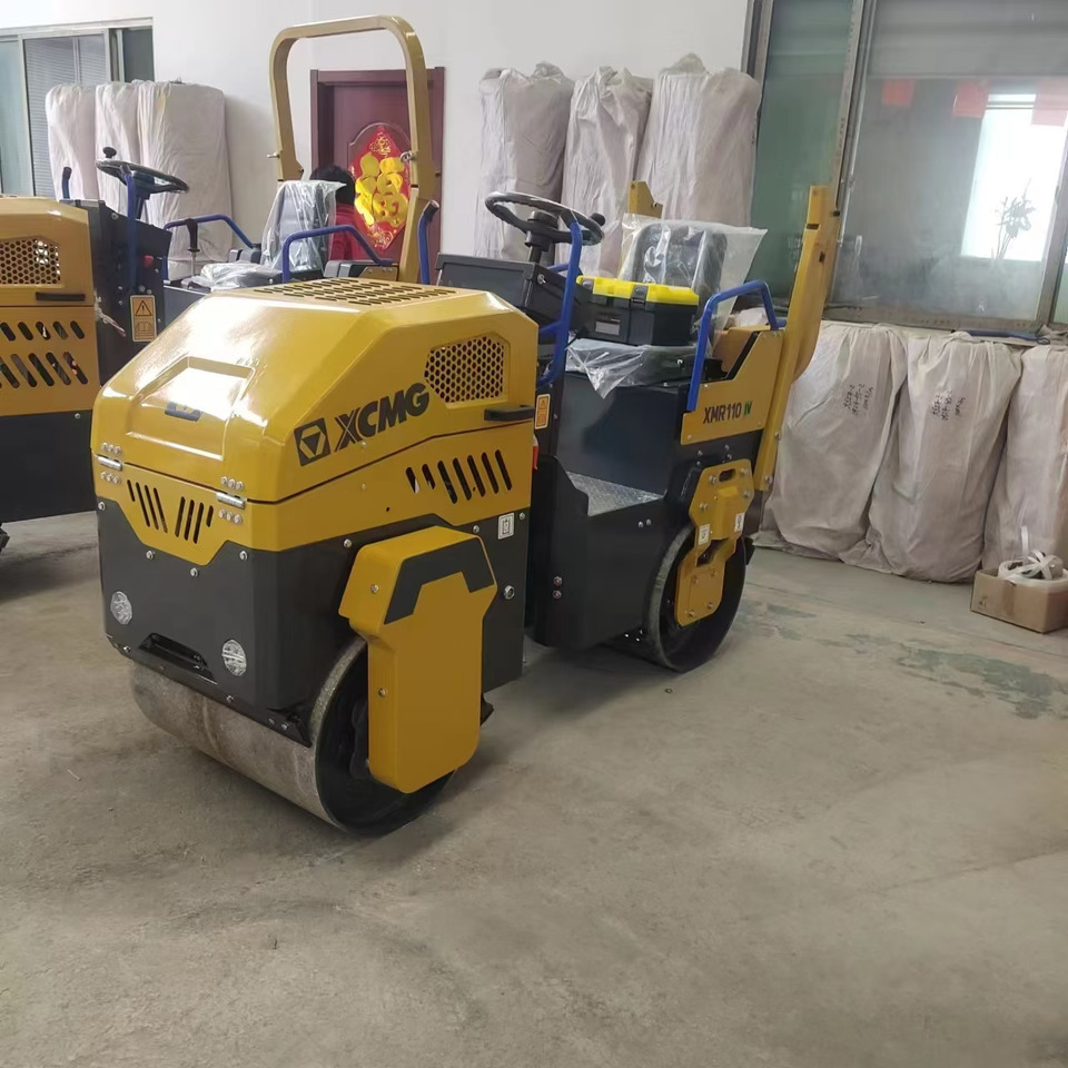 XCMG XMR110 1ton samll road roller hydraulic vibratory compator price - Roller mini: gambar 2 XCMG XMR110 1ton samll road roller hydraulic vibratory compator price - Roller mini: gambar 2