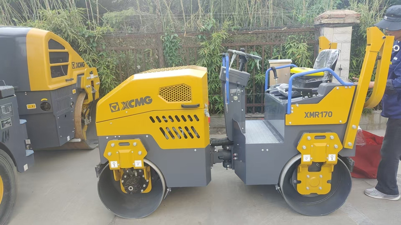 XCMG official brand new 1.7 ton small road roller XMR170 - Roller mini: gambar 2 XCMG official brand new 1.7 ton small road roller XMR170 - Roller mini: gambar 2