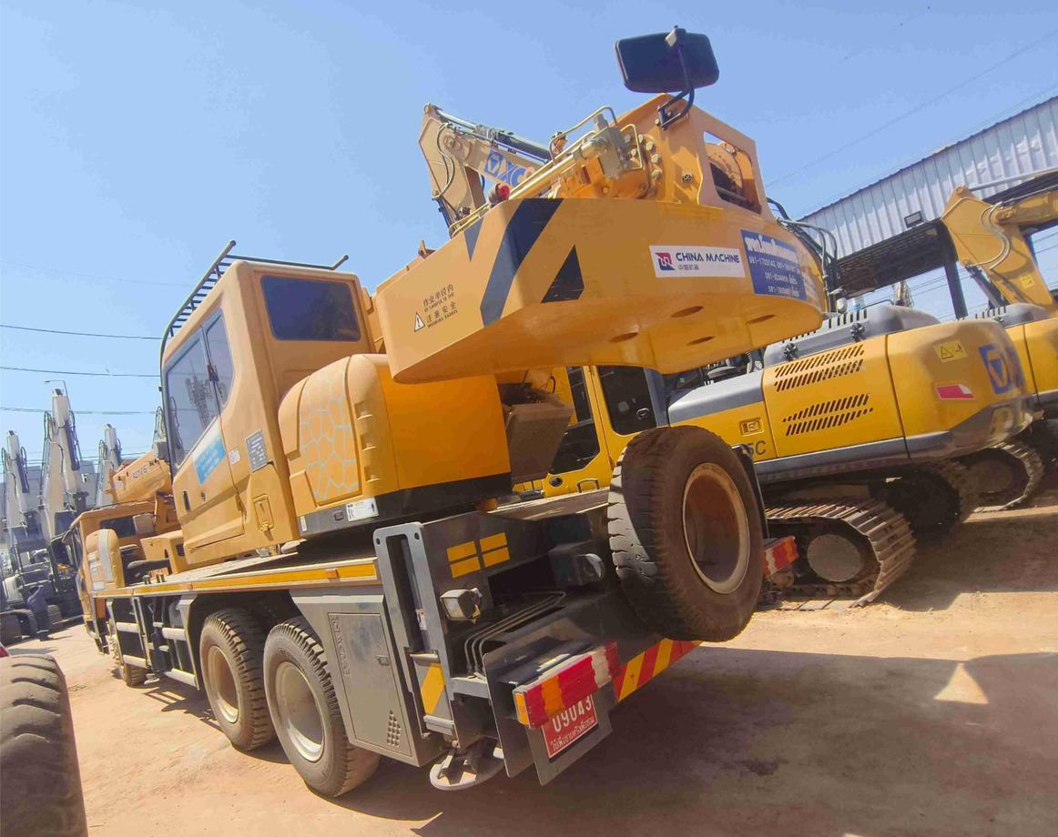 XCMG official second hand 4-Section Telescopic crane truck XCT16_Y - Derek bergerak: gambar 4 XCMG official second hand 4-Section Telescopic crane truck XCT16_Y - Derek bergerak: gambar 4