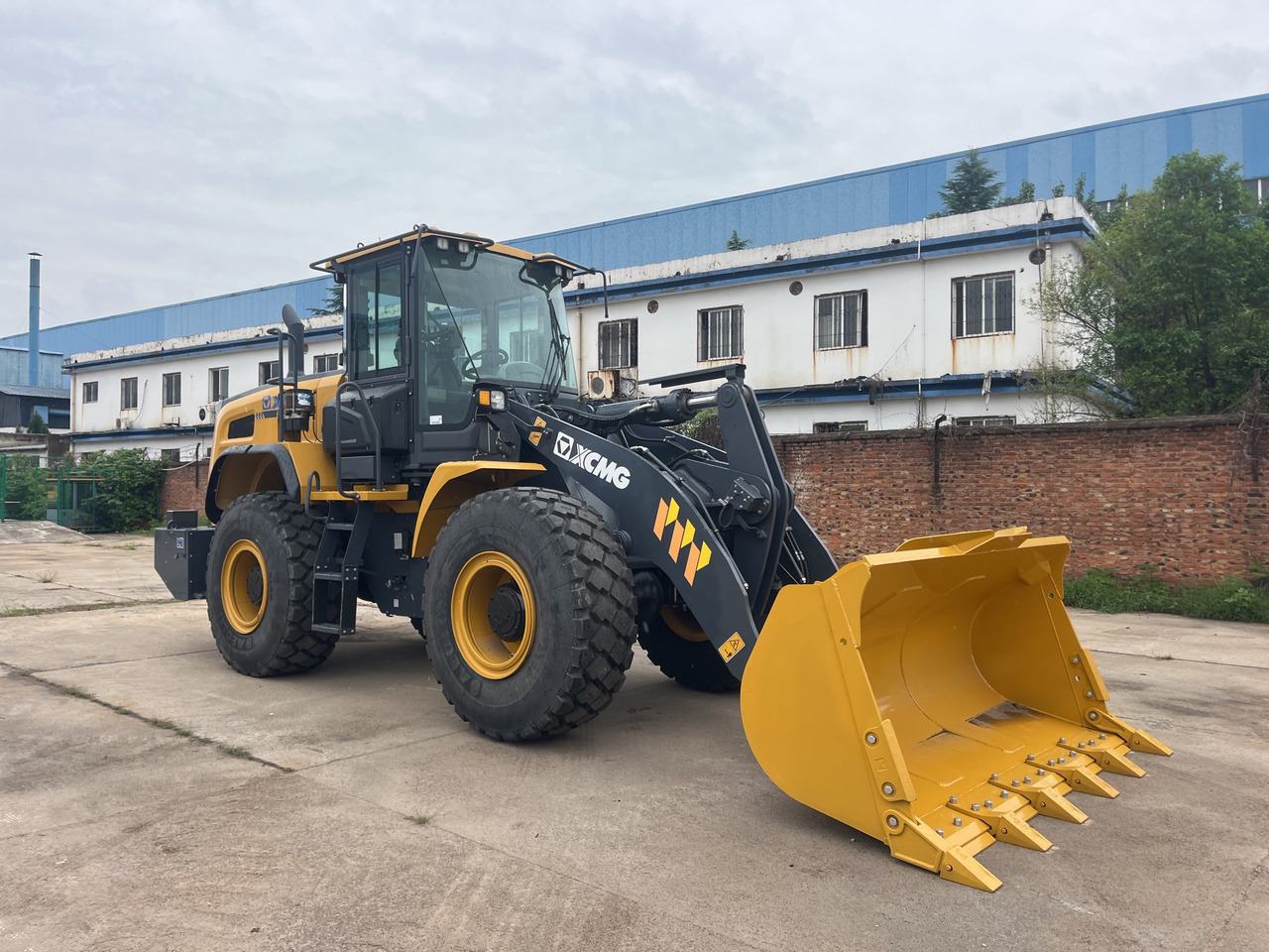 XCMG small 3ton wheel loader shovel hydraulic XC938U for sale - Wheel loader: gambar 2 XCMG small 3ton wheel loader shovel hydraulic XC938U for sale - Wheel loader: gambar 2