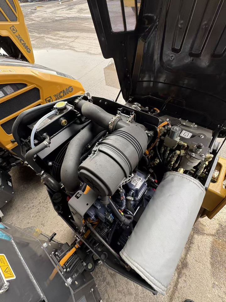 XCMG small XD120 Double Drum Vibratory Road Roller - Roller mini: gambar 5 XCMG small XD120 Double Drum Vibratory Road Roller - Roller mini: gambar 5