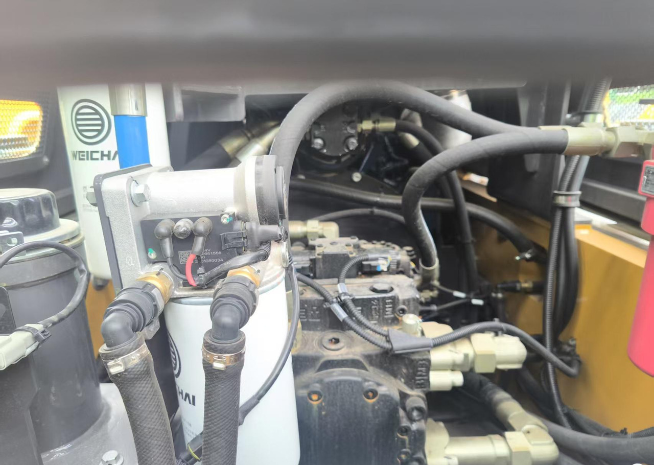 XCMG used XS365IV 36 Ton Vibratory Roller Compacator single drum price - Roller jalan: gambar 3 XCMG used XS365IV 36 Ton Vibratory Roller Compacator single drum price - Roller jalan: gambar 3