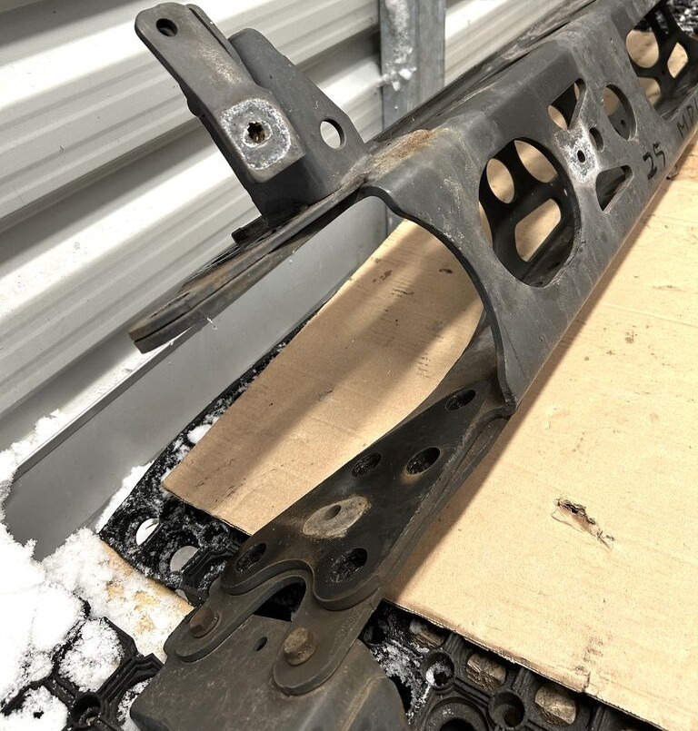 BELKA POPRZECZNA WZMOCNIENIE RAMY Mercedes-Benz ACTROS MP4 KA12253  Mercedes-Benz ACTROS MP4 truck - Bingkai/ Sasis untuk Truk: gambar 1 BELKA POPRZECZNA WZMOCNIENIE RAMY Mercedes-Benz ACTROS MP4 KA12253  Mercedes-Benz ACTROS MP4 truck - Bingkai/ Sasis untuk Truk: gambar 1