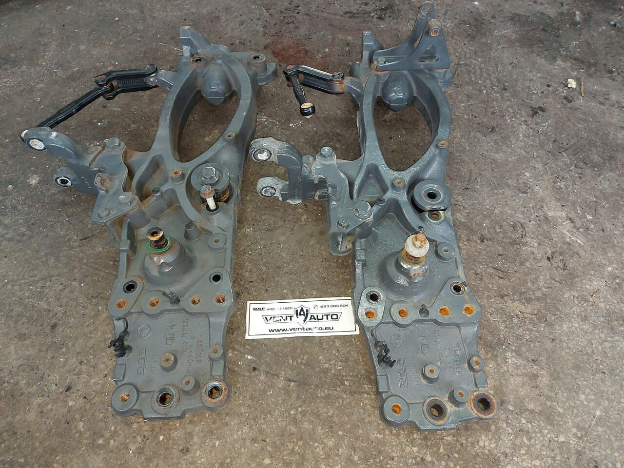 CHASSIS BRACKET DAF 1911615 DAF XF 106 truck - Penangguhan untuk Truk: gambar 1 CHASSIS BRACKET DAF 1911615 DAF XF 106 truck - Penangguhan untuk Truk: gambar 1