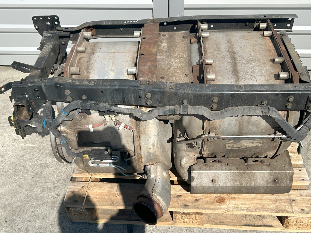 DAF CF EURO 6 COMPLETE CATALYTIC CONVERTER - Konverter katalitik untuk Truk: gambar 4 DAF CF EURO 6 COMPLETE CATALYTIC CONVERTER - Konverter katalitik untuk Truk: gambar 4