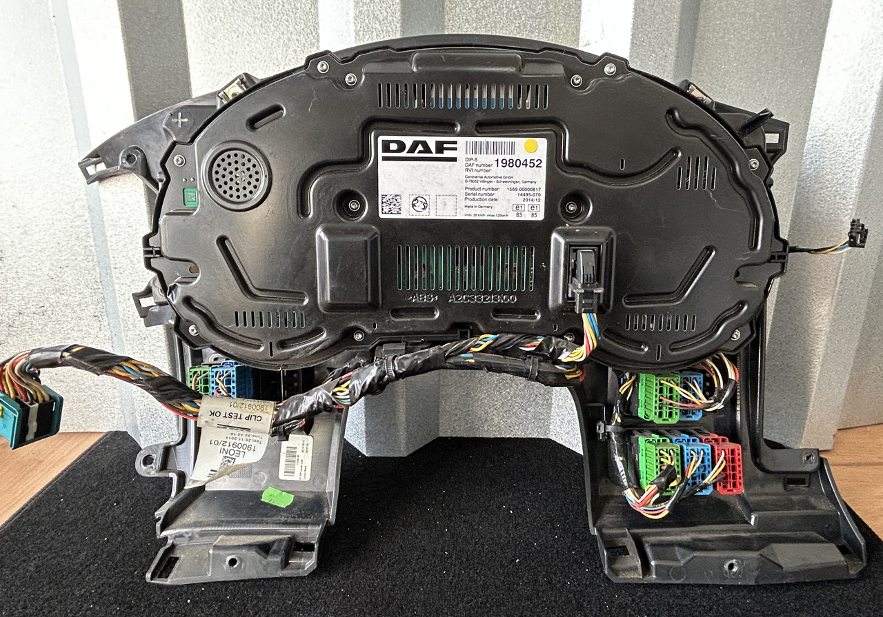 DAF COUNTER CLOCK + HARNESS + CONSOLE DAF XF 106 1980452 + 1900912 + 1951834 - Dasbor: gambar 2 DAF COUNTER CLOCK + HARNESS + CONSOLE DAF XF 106 1980452 + 1900912 + 1951834 - Dasbor: gambar 2