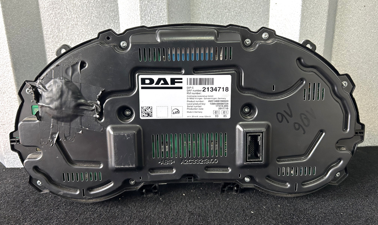 DAF DAF XF 106 CLOCK COUNTER 2134718 - Dasbor: gambar 2 DAF DAF XF 106 CLOCK COUNTER 2134718 - Dasbor: gambar 2