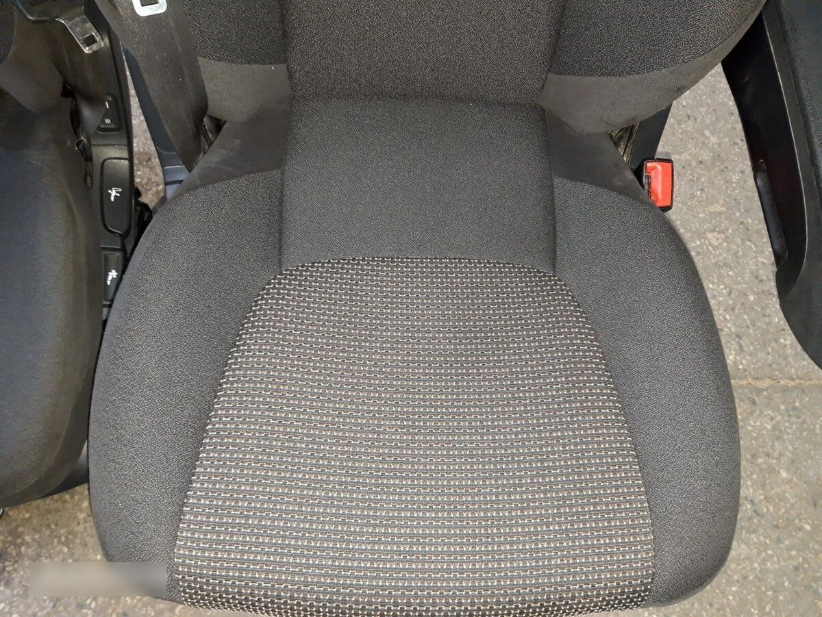 DAF SET OF XF 106 DAF XF 106 truck - Tempat duduk untuk Truk: gambar 4 DAF SET OF XF 106 DAF XF 106 truck - Tempat duduk untuk Truk: gambar 4