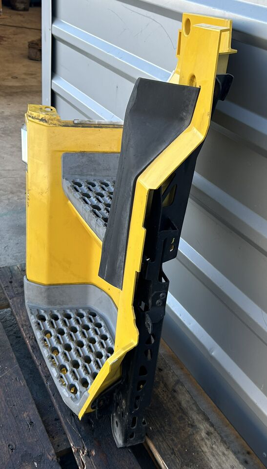 DAF XF 106 G2 / XG RIGHT FOOT STEP - Langkah kaki untuk Truk: gambar 3 DAF XF 106 G2 / XG RIGHT FOOT STEP - Langkah kaki untuk Truk: gambar 3