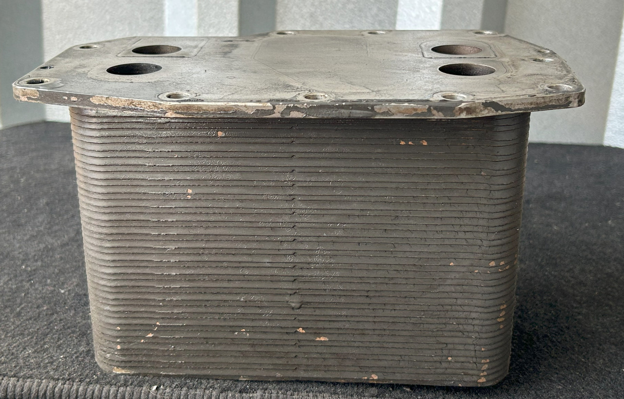 DAF XF 106 MX-11 44 OIL COOLER - Pendingin oli: gambar 3 DAF XF 106 MX-11 44 OIL COOLER - Pendingin oli: gambar 3