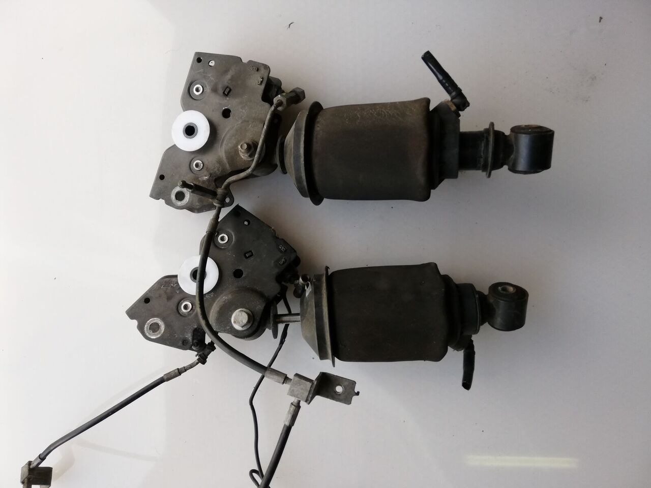 DAF XF 106 truck - Suspensi kabin untuk Truk: gambar 1 DAF XF 106 truck - Suspensi kabin untuk Truk: gambar 1