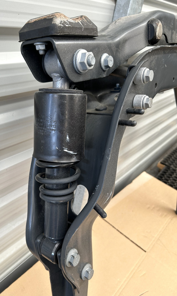 IVECO CABIN SUSPENSION REAR WITH SHOCK ABSORBERS S-WAY BRAND NEW - Suspensi kabin: gambar 5 IVECO CABIN SUSPENSION REAR WITH SHOCK ABSORBERS S-WAY BRAND NEW - Suspensi kabin: gambar 5