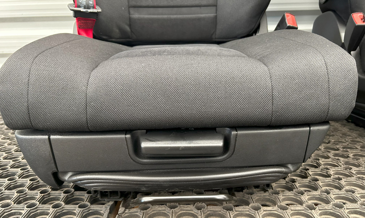 IVECO NEW SEAT IVECO S-WAY - Tempat duduk: gambar 2 IVECO NEW SEAT IVECO S-WAY - Tempat duduk: gambar 2