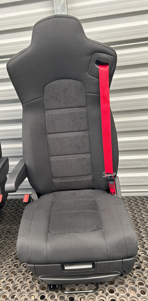 IVECO NEW SEAT IVECO S-WAY - Tempat duduk: gambar 1 IVECO NEW SEAT IVECO S-WAY - Tempat duduk: gambar 1