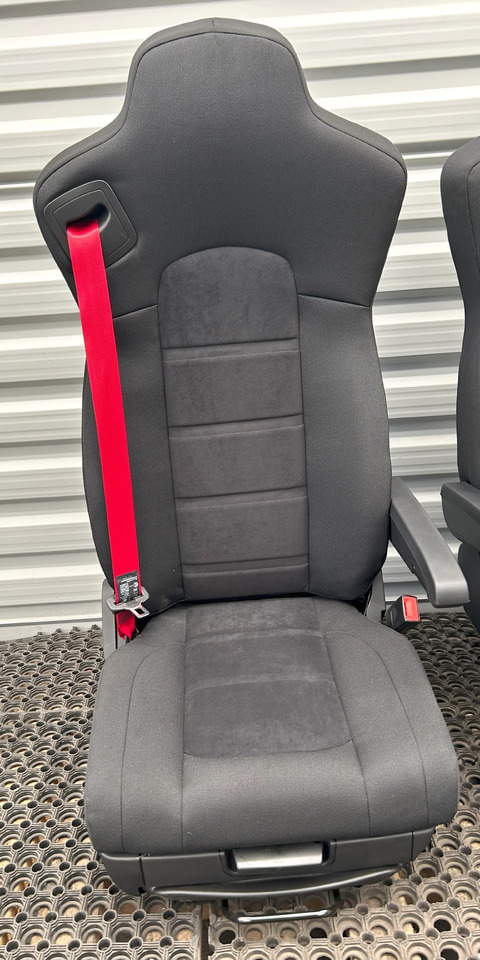IVECO NEW SEAT IVECO S-WAY - Tempat duduk: gambar 1 IVECO NEW SEAT IVECO S-WAY - Tempat duduk: gambar 1