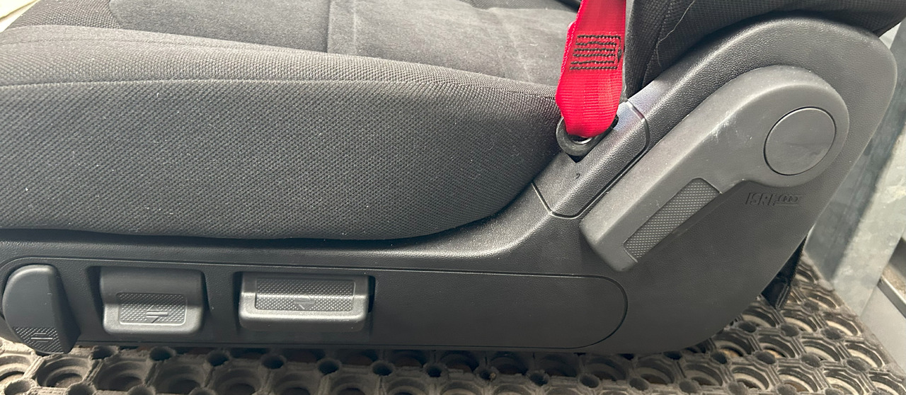 IVECO NEW SEAT IVECO S-WAY - Tempat duduk: gambar 2 IVECO NEW SEAT IVECO S-WAY - Tempat duduk: gambar 2