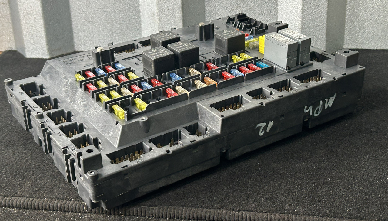 MERCEDES ACTROS MP4 A FUSE MODULE SAM - Sekring: gambar 4 MERCEDES ACTROS MP4 A FUSE MODULE SAM - Sekring: gambar 4