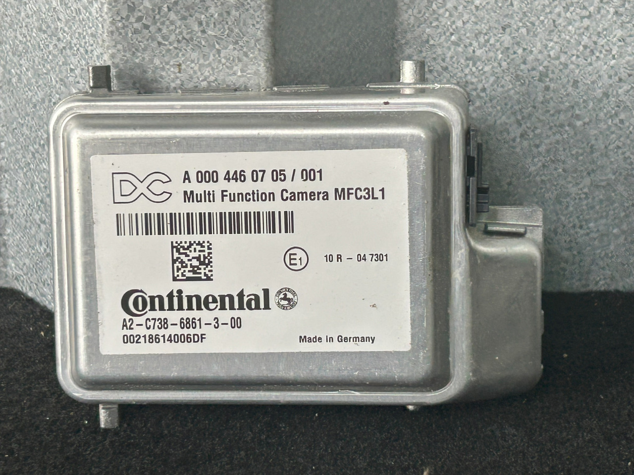 MERCEDES-BENZ ACTROS MP4 WINDSCREEN CAMERA LANE ASSISTANT - Sensor: gambar 1 MERCEDES-BENZ ACTROS MP4 WINDSCREEN CAMERA LANE ASSISTANT - Sensor: gambar 1