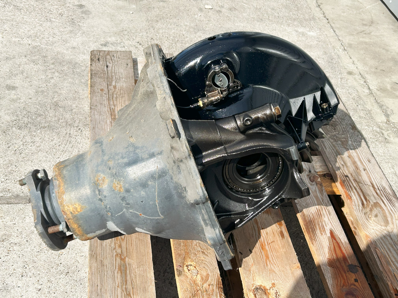 MERCEDES-BENZ DIFFERENTIAL WITH THROTTLE ACTROS MP4 R440-13 2,533 - As roda belakang untuk Truk: gambar 1 MERCEDES-BENZ DIFFERENTIAL WITH THROTTLE ACTROS MP4 R440-13 2,533 - As roda belakang untuk Truk: gambar 1
