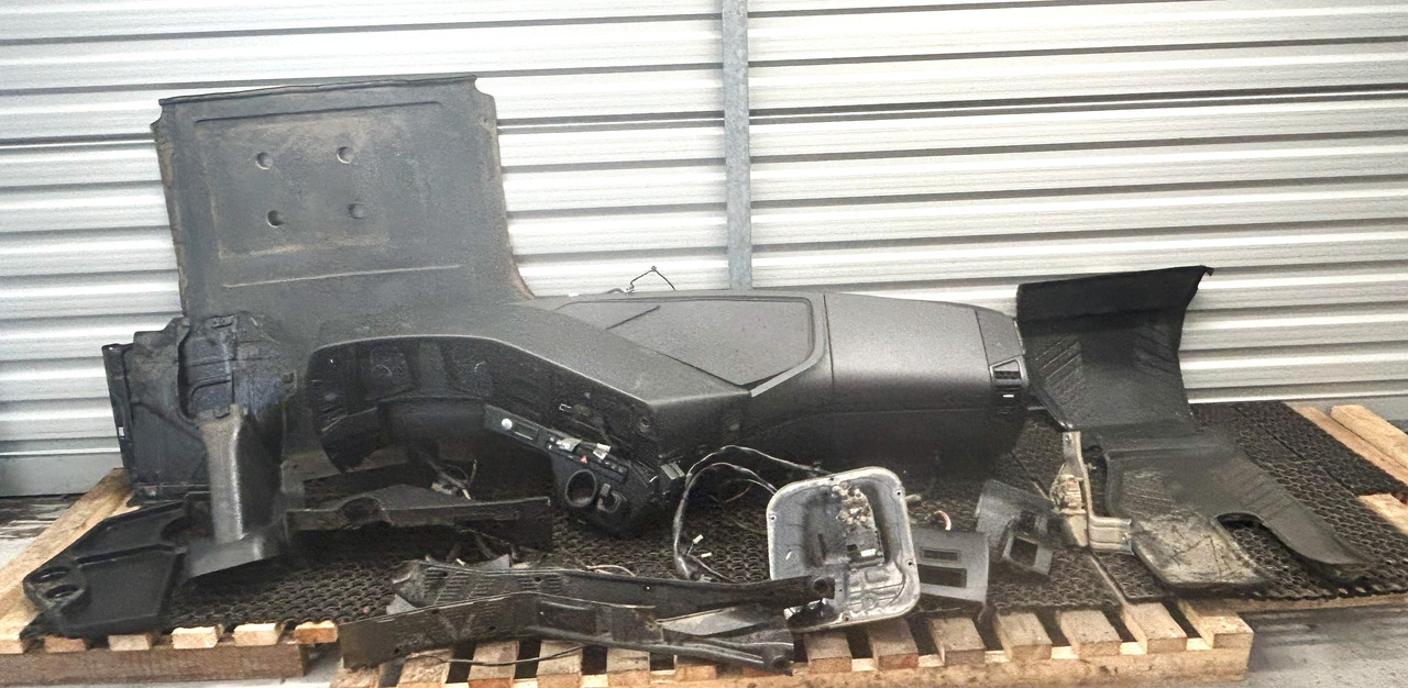 MERCEDES-BENZ KOMPLETNA PRZEKŁADKA WNĘTRZA - DESKA KONSOLA DO ANGLIKA MERCEDES AROCS MP4 - Kabin: gambar 1 MERCEDES-BENZ KOMPLETNA PRZEKŁADKA WNĘTRZA - DESKA KONSOLA DO ANGLIKA MERCEDES AROCS MP4 - Kabin: gambar 1