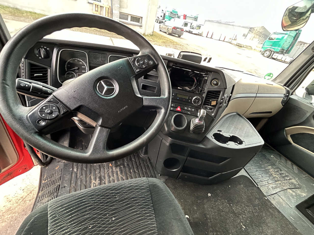 Kabin Mercedes Actros MP4: gambar 14
