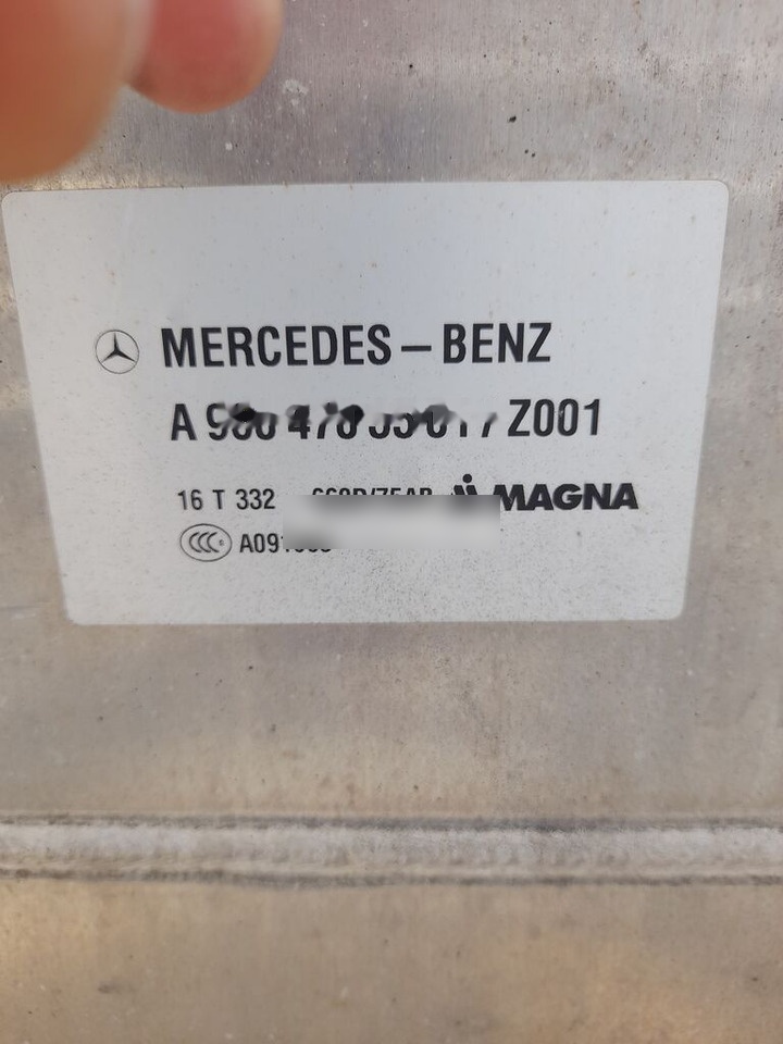 Mercedes-Benz ACTROS MP4 660L A9604703501 Mercedes-Benz truck - Tangki bahan bakar untuk Truk: gambar 2 Mercedes-Benz ACTROS MP4 660L A9604703501 Mercedes-Benz truck - Tangki bahan bakar untuk Truk: gambar 2