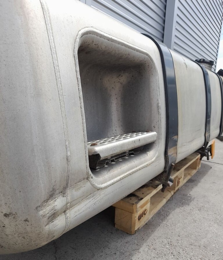 Mercedes-Benz ACTROS MP4 660L A9604703501 Mercedes-Benz truck - Tangki bahan bakar untuk Truk: gambar 3 Mercedes-Benz ACTROS MP4 660L A9604703501 Mercedes-Benz truck - Tangki bahan bakar untuk Truk: gambar 3
