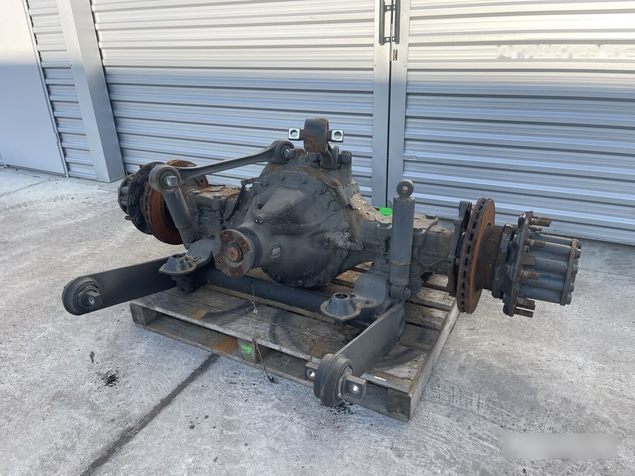 Mercedes-Benz R440-13 2.277 Mercedes-Benz MP4 truck - As roda belakang untuk Truk: gambar 1 Mercedes-Benz R440-13 2.277 Mercedes-Benz MP4 truck - As roda belakang untuk Truk: gambar 1