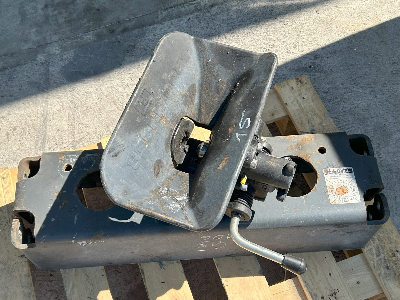 ROCKINGER RO 400 G145HOOK AUTOMATIC COUPLING RO400A46001 DAF XF 106 - Bagian universal untuk Truk: gambar 1 ROCKINGER RO 400 G145HOOK AUTOMATIC COUPLING RO400A46001 DAF XF 106 - Bagian universal untuk Truk: gambar 1