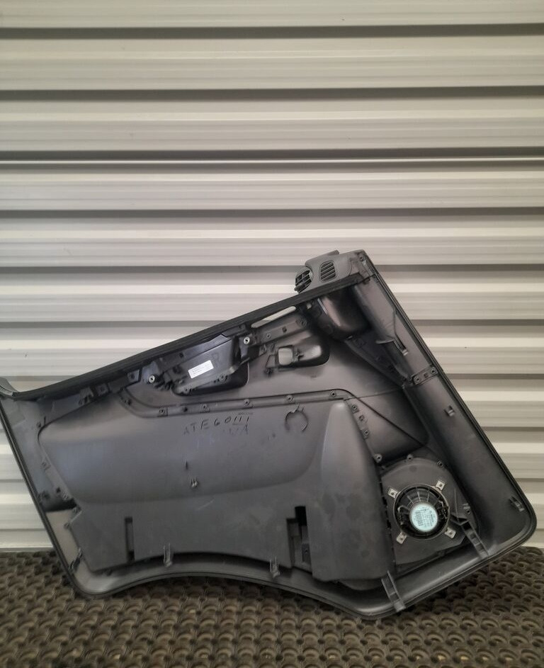 TAPICERKA PANEL DRZWI R Mercedes-Benz ATEGO A9407201870 - Pintu dan bagian untuk Truk: gambar 3 TAPICERKA PANEL DRZWI R Mercedes-Benz ATEGO A9407201870 - Pintu dan bagian untuk Truk: gambar 3